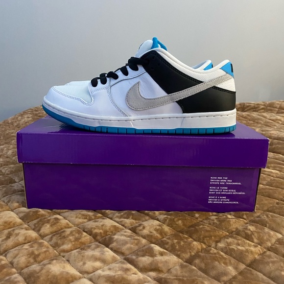 Nike SB Dunk Low “Laser Blue” - Picture 2 of 12